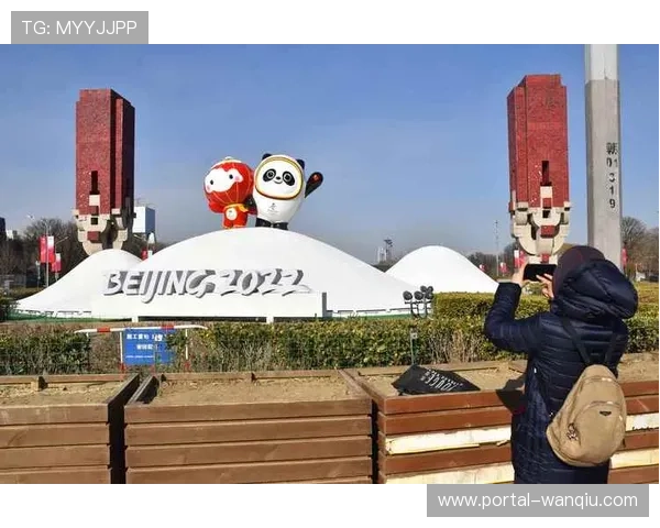 体育博物馆推出冬奥遗产展，冰墩墩雪容融再亮相